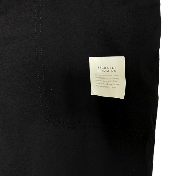 Croft & Barrow Natural fit black Capri shorts with print - Picture 3 of 6